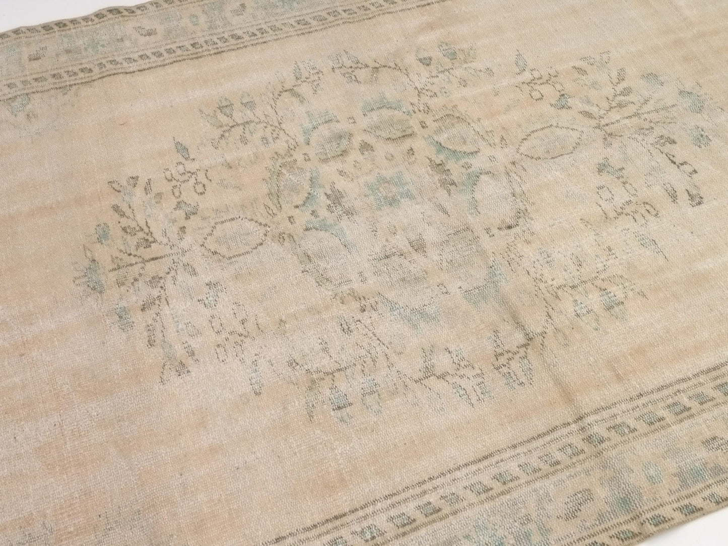 Turkish Neutral Rug, Vintage Rug, Area Rug, Beige Rug 6x9, Faded Rug, Muted Handmade Oushak Rug, Bedroom rug, Entryway rug, 9479