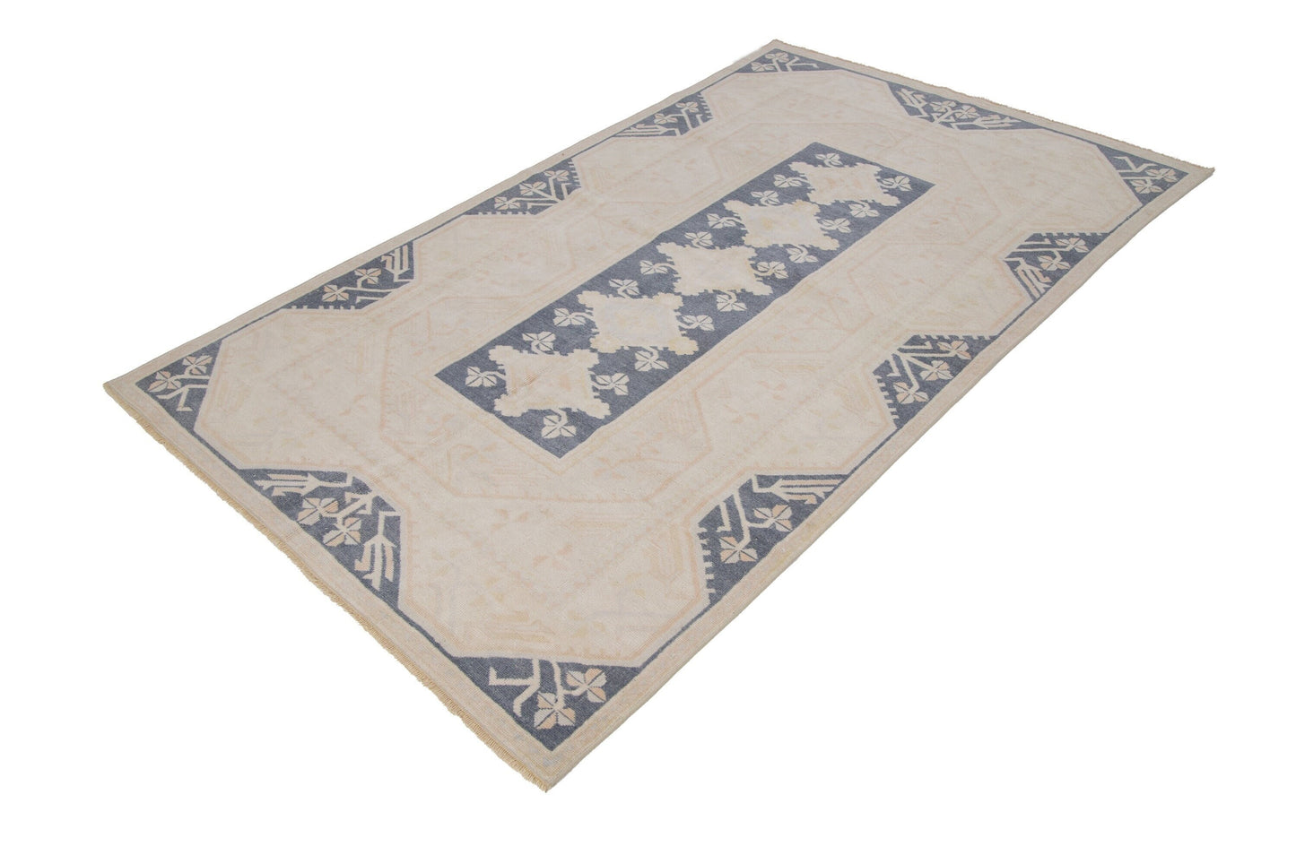 Faded Area Rug, Neutral Turkish Rug, Handmade rug, Oushak Rug, Vintage Rug, Wool Rug, Anatolia rug, Beige rug 5x8, Bedroom rug, 7727