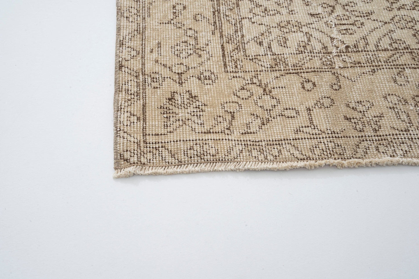 Muted Oushak Rug, Vintage Rug, Oushak Rug, Faded rug, Beige rug, Carpet rug, Anatolia rug, Handmade rug, 4x6 Rug, Bedroom rug, 9672