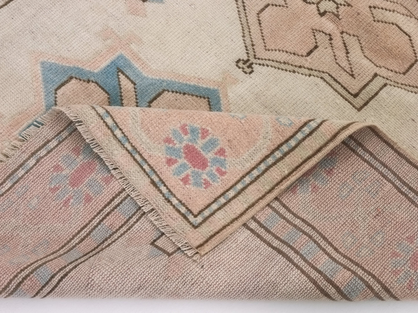 Faded Small Oushak Rug, Turkish Oushak Vintage Rug, Carpet Rug, Wool rug, Muted Rug, Small Vintage Rug, Neutral Rug, 4x6 Rug, 9068