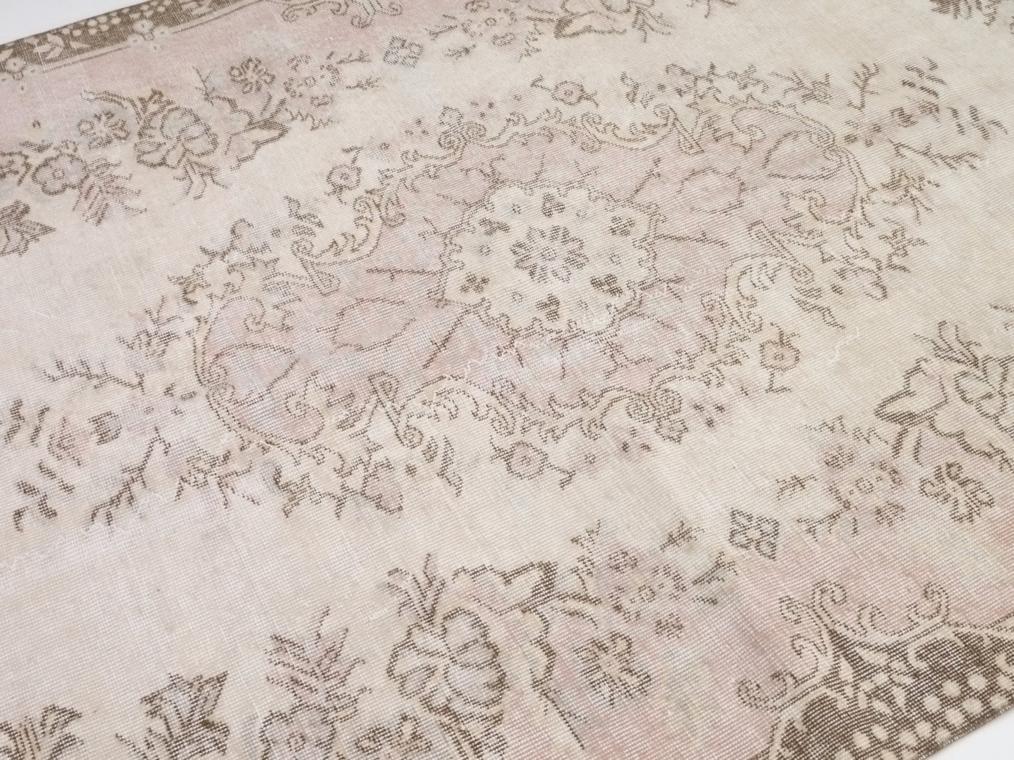 Turkish rug, Oushak rug, Unique Rug, Vintage Rug, 6x9 Rug, Floral rug, Handmade rug, Farmhouse decor, Living room rug, Area rug, 10243