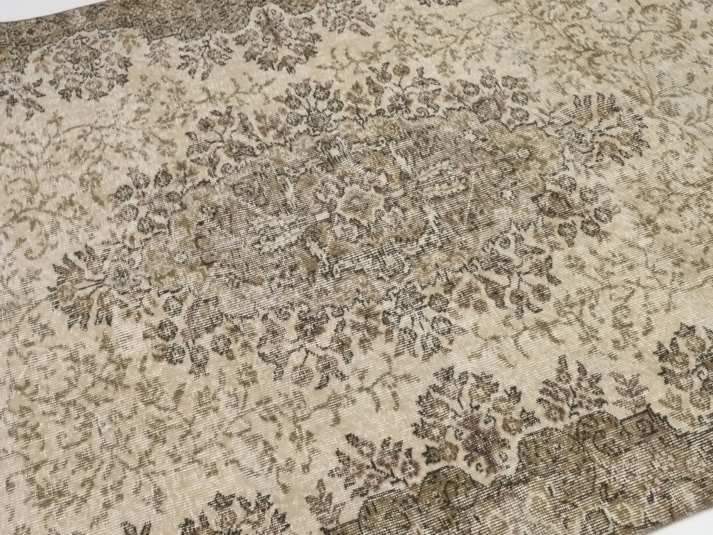 Carpet rug ,Turkish Wool rug, Vintage Neutral rug,Bedroom rug, 5x8 Rug, Area Oushak rug ,Faded rug, Vintage Turkish Oushak rug ,10240