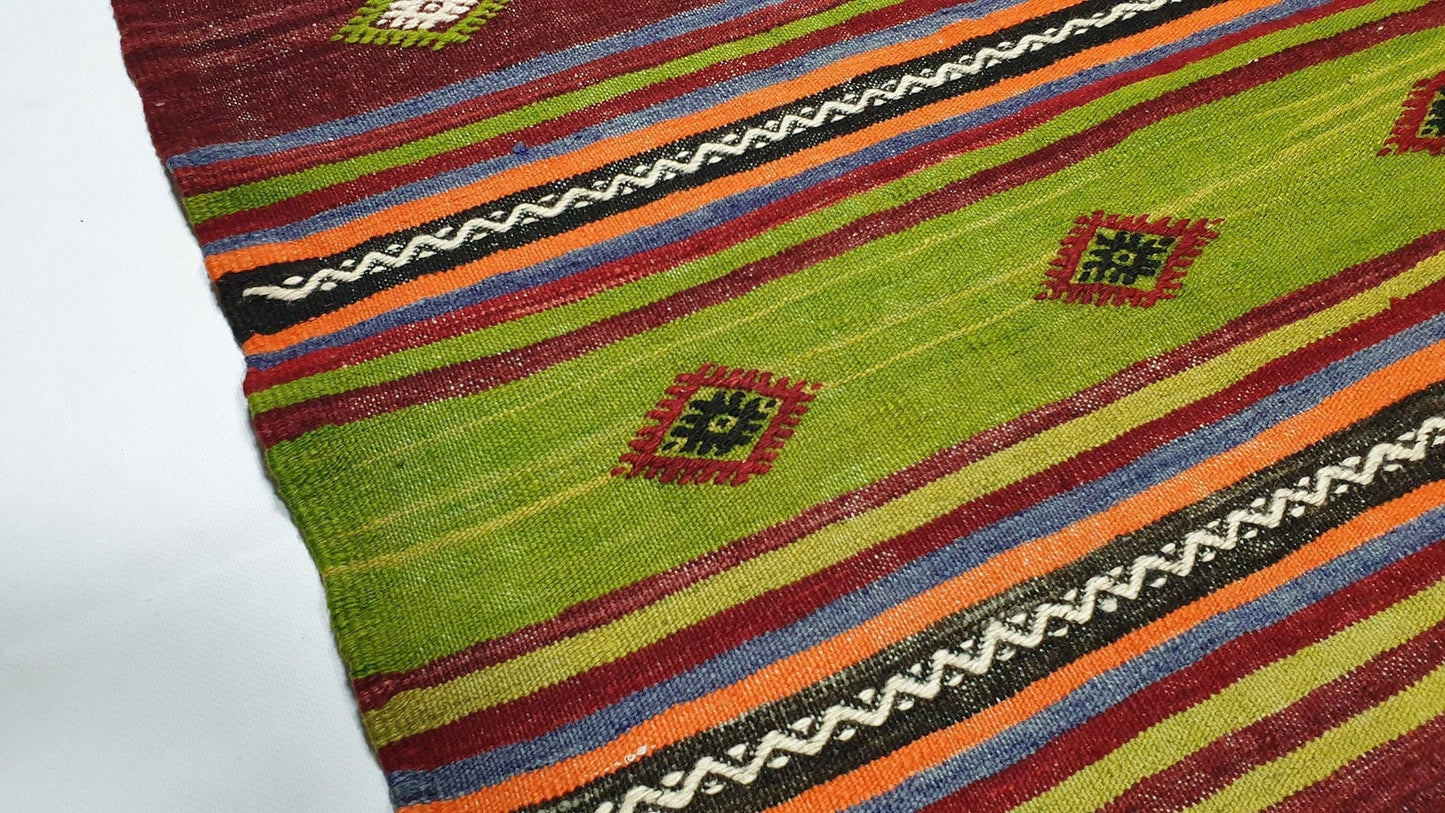 5x10 Vintage Turkish Area Kilim rug ,Primitive Living room Wool Rug,Handmade rug,One of a kind rug,Shabby chic,510